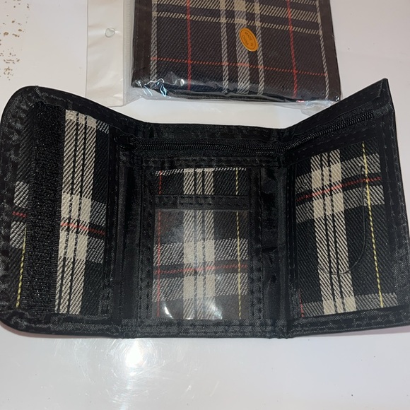 2 Brand New Powerpuff girls Velcro wallets - Picture 5 of 6